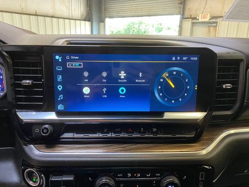 Used 2025 Chevrolet Silverado 2500 LT w/ Convenience Package AWD/4WD image 41