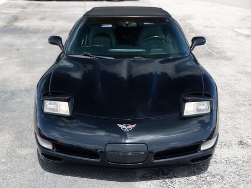 Used 2001 Chevrolet Corvette Convertible w/ Preferred Equipment Group2 RWD image 21