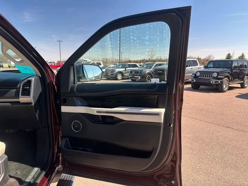 Used 2020 Ford Expedition Platinum image 30