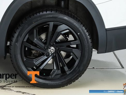 Used 2023 Volkswagen Atlas SE w/ Black Wheel Package AWD/4WD image 6