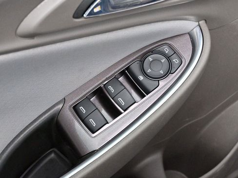 Used 2020 Chevrolet Malibu LT image 11