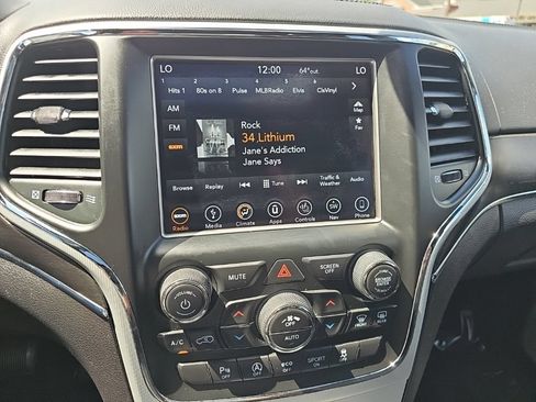 Certified 2018 Jeep Grand Cherokee Limited AWD/4WD image 32