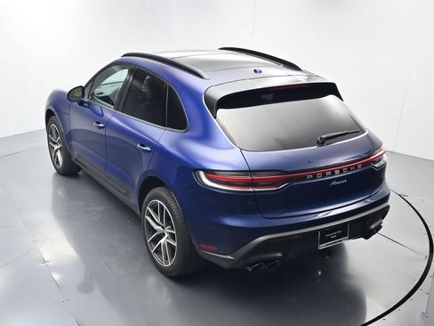 Certified 2025 Porsche Macan AWD/4WD image 35