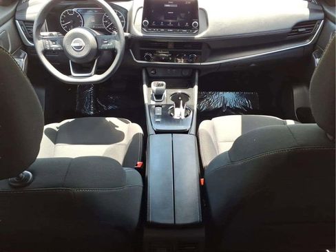 Used 2024 Nissan Rogue S FWD image 9