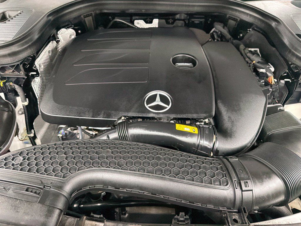 Used 2022 Mercedes-Benz GLC 300 w/ Premium Package Lite image 40