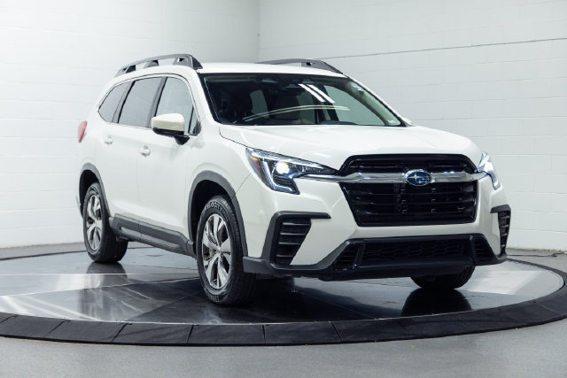 Used 2025 Subaru Ascent Premium AWD/4WD image 4