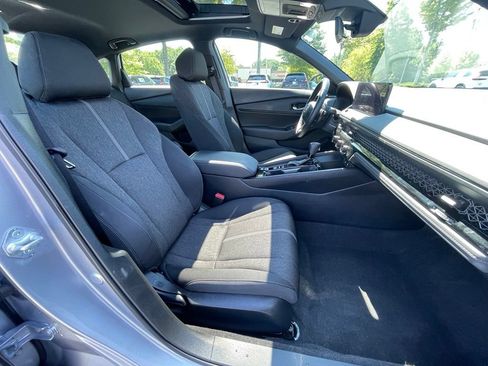 Used 2025 Honda Accord Sport image 32