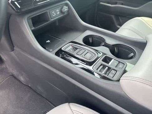 Used 2025 Honda Pilot EX-L image 16