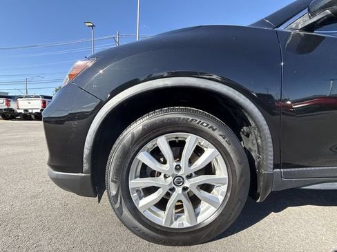 Used 2018 Nissan Rogue SV AWD/4WD image 10