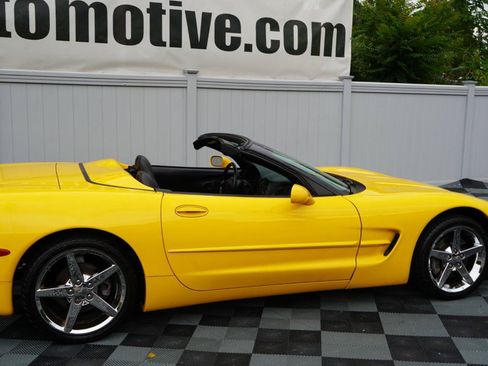Used 2000 Chevrolet Corvette Convertible w/ Memory Pkg RWD image 4