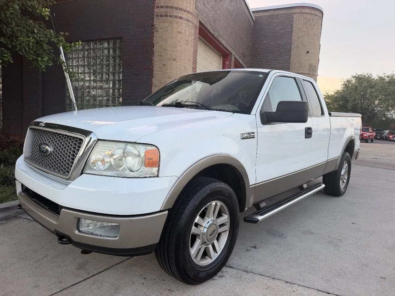 Used 2005 Ford F150 Lariat AWD/4WD image 1