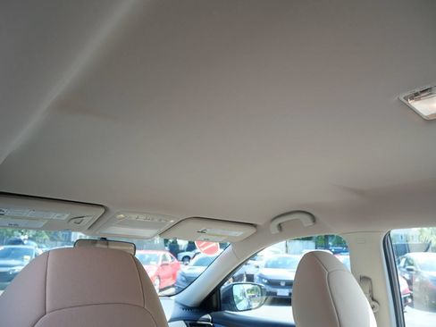 Used 2017 Nissan Rogue S AWD/4WD image 26