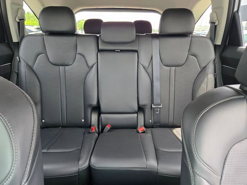 Used 2025 Kia Sorento S w/ Panoramic Sunroof Package FWD image 13