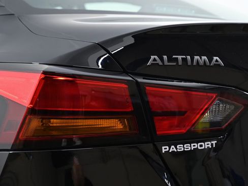 Certified 2025 Nissan Altima 2.5 S FWD image 11