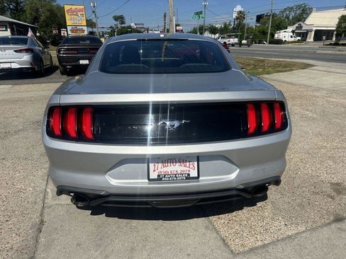 Used 2019 Ford Mustang Coupe RWD image 6