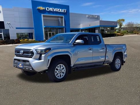 Used 2025 Toyota Tacoma SR5 AWD/4WD image 33