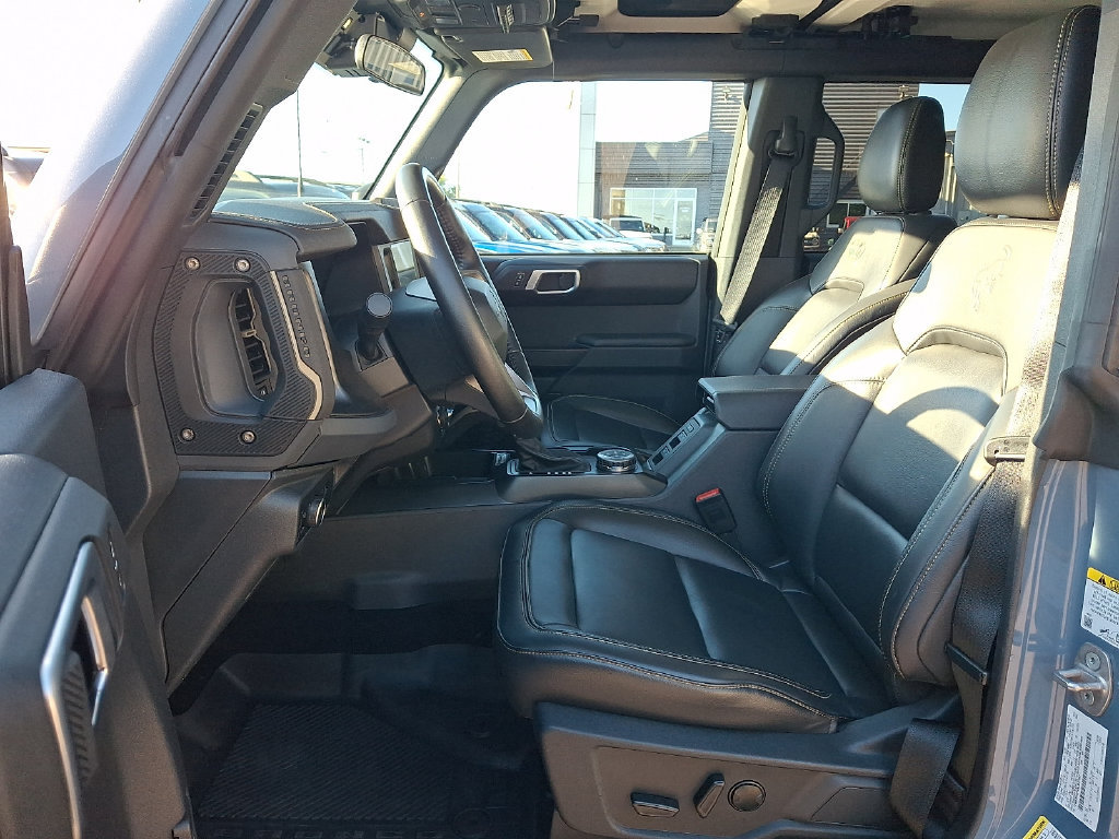 Used 2025 Ford Bronco Badlands AWD/4WD image 14