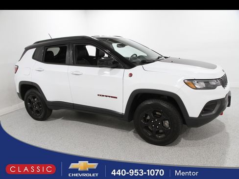 Used 2023 Jeep Compass Trailhawk image 1
