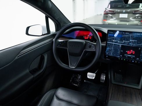 Used 2025 Tesla Model X image 10