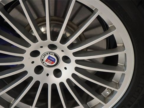 Certified 2022 BMW ALPINA B7 xDrive w/ Luxury Rear Seating Package image 14