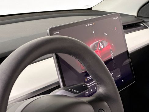 Used 2023 Tesla Model Y Long Range image 34