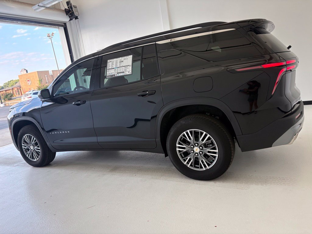 New 2027 Chevrolet Traverse LT w/ Driver Confidence Package FWD image 16