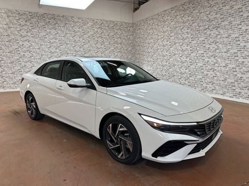 New 2026 Hyundai Elantra Limited image 1