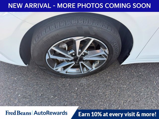 Used 2023 Kia Forte LXS FWD image 4