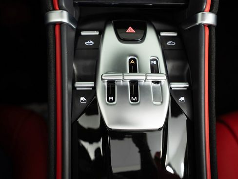 Certified 2025 Ferrari Roma Spider RWD image 32