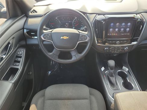 Used 2023 Chevrolet Traverse LT AWD/4WD image 8