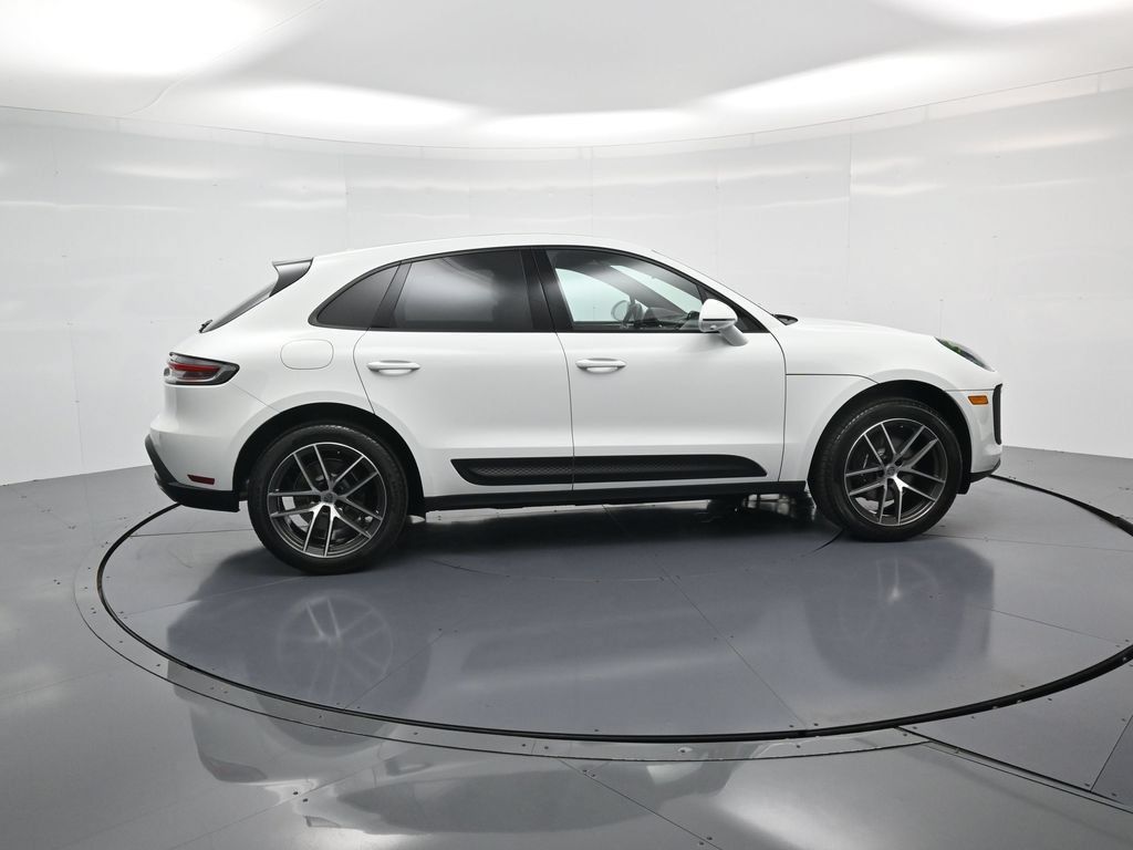 Certified 2026 Porsche Macan AWD/4WD image 31