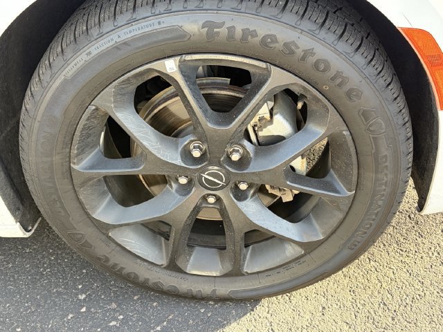 Used 2025 Chrysler Pacifica Limited FWD image 4