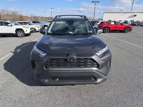 Used 2022 Toyota RAV4 XLE image 3
