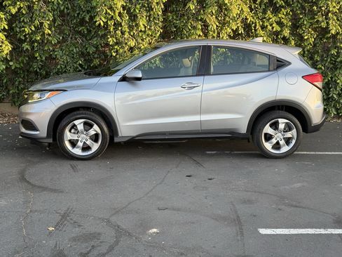 Used 2020 Honda HR-V LX image 6