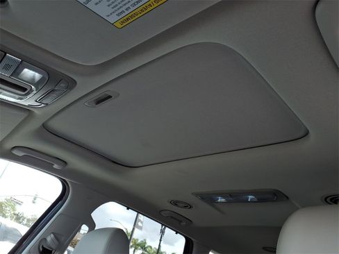 Certified 2022 Kia Telluride EX w/ EX Premium Package image 16