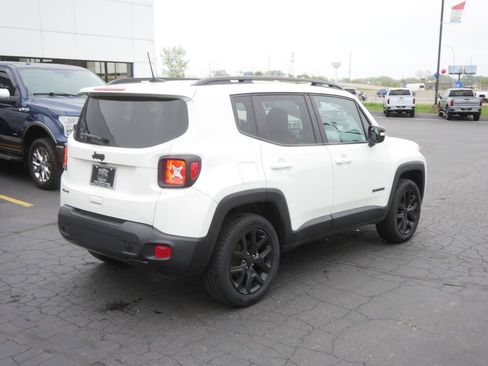 Used 2022 Jeep Renegade Altitude AWD/4WD image 7
