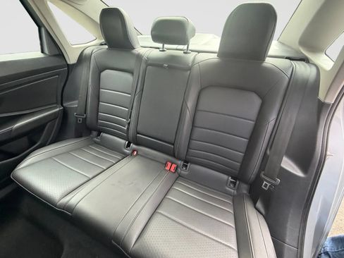 Used 2021 Volkswagen Jetta SE FWD image 15
