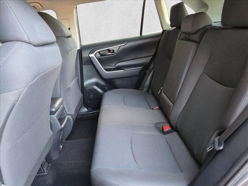 Used 2020 Toyota RAV4 LE FWD image 16