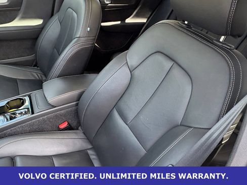 Certified 2025 Volvo XC40 B5 Plus AWD/4WD image 26