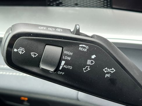 New 2026 Volkswagen Tiguan SE AWD/4WD image 22