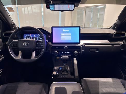 Used 2025 Toyota 4Runner TRD Off-Road Premium image 16