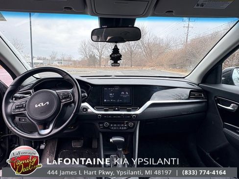 Certified 2022 Kia Niro LXS image 12