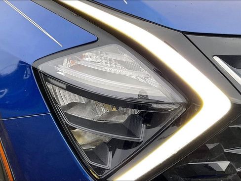 Used 2023 Kia Sportage SX image 31