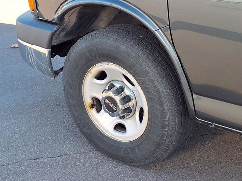 Used 2014 GMC Savana 2500 LT w/ LT Preferred Equipment Group image 24