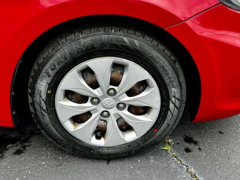 Used 2015 Hyundai Accent GLS image 23