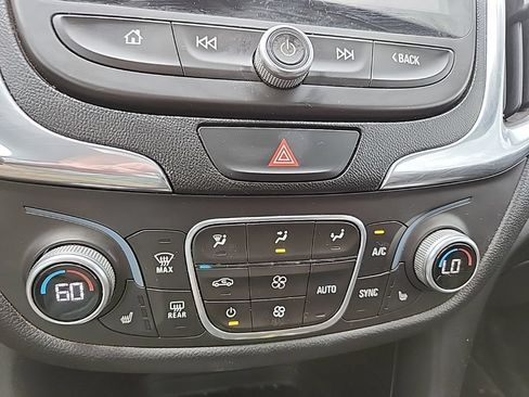 Used 2018 Chevrolet Equinox LT w/ Sun & Infotainment Package AWD/4WD image 21
