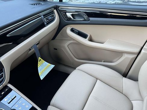 New 2026 Porsche Macan AWD/4WD image 28
