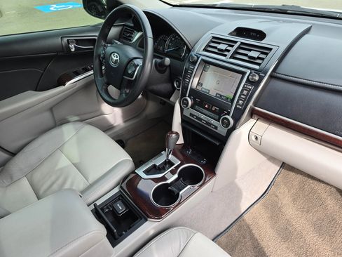 Used 2013 Toyota Camry XLE FWD image 35