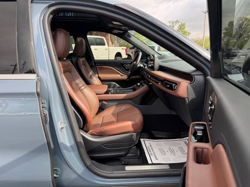Used 2025 Lincoln Aviator Reserve image 18
