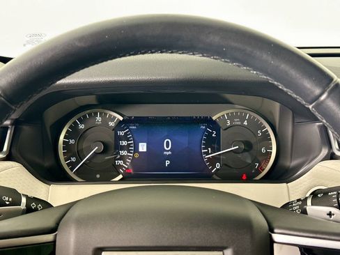 Used 2022 Land Rover Range Rover Velar R-Dynamic S image 10